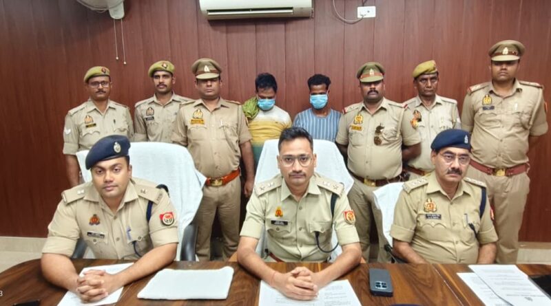 चंदौली में बड़ा खुलासा- जब प्रभारी विजय व STF की पड़ी नजर…..लोहे के एंगल और मसालों की आड़ में चल रही थी तस्करी,  20 बोरी में पकड़ा सवा करोड़ का……2 चढ़े हत्थे