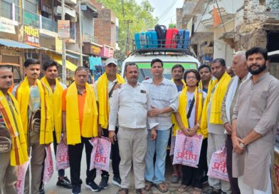 चकिया से बाबा बर्फानी के दरबार रवाना हुए 42 शिवभक्त, समाजसेवी प्रदीप गुप्ता ने अंगवस्त्र पहनाकर किया भव्य सम्मान……..कहा आप सभी चकिया की सुख समृद्धि के लिए मांगे बाबा बर्फानी से दुआ, जय बाबा बर्फानी’ के जयघोष से भक्तिमय हुआ माहौल