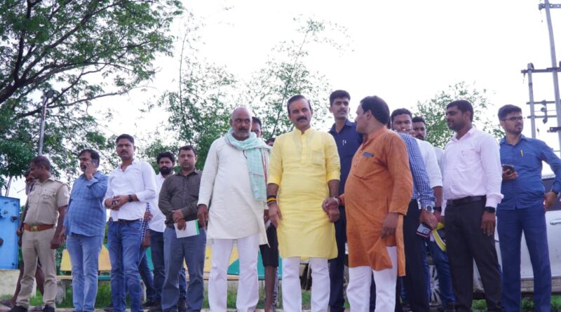 “किसानों की शिकायत पर मैदान में उतरे विधायक सुशील सिंह, पंप कैनालों का किया औचक निरीक्षण…….लापरवाही की तो होगी कार्रवाई, हर खेत तक पहुंचेगा पानी