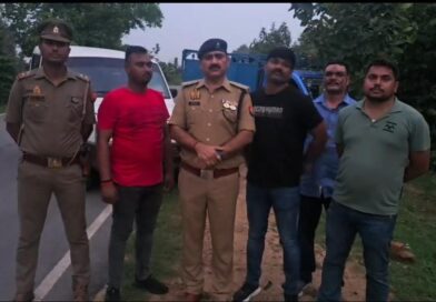 चकिया – यहां भागते बदमाशों से पुलिस की मुठभेड़, फायरिंग में एक घायल, चार को पुलिस ने धरदबोचा……ग्रामीणों की सतर्कता से नाकाम हुई , नीली मैजिक से आए
