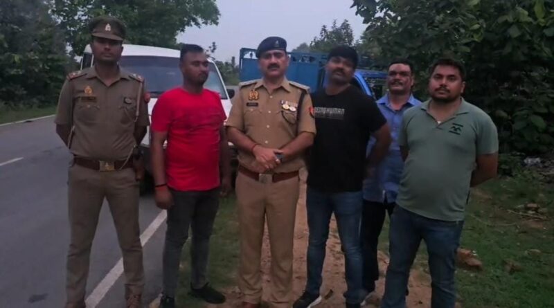 चकिया – यहां भागते बदमाशों से पुलिस की मुठभेड़, फायरिंग में एक घायल, चार को पुलिस ने धरदबोचा……ग्रामीणों की सतर्कता से नाकाम हुई , नीली मैजिक से आए