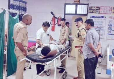 चकिया – पुलिस को देखते ही बरसाईं गोलियां, जवाबी फायरिंग में 25 हजार का इनामी को लगी गोली, साथी को पुलिस ने धरदबोचा….सीओ पहुंचे अस्पताल, ली जानकारी