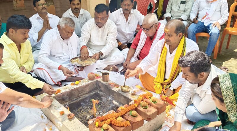 चकिया में आस्था का सबसे बड़ा प्रोजेक्ट: निर्भयदास हनुमान मंदिर बनेगा भव्य, शुरू हुआ ₹1.84 करोड़ का निर्माण