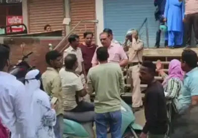 होटल में पत्नी को दूसरे पुरुष के साथ देख भड़का पति, जमकर हंगामा;  मारपीट में कपड़े फटे