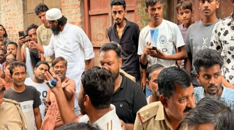 दर्दनाक हादसा: टेंट लगाते समय 11000 वोल्ट की लाइन से टकराया लोहे का पाइप, दूल्हे के भाई समेत तीन की मौत