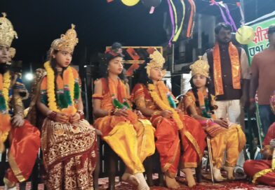 चकिया – *एक तीर से धू-धू कर जला अहंकार का प्रतीक 62 फीट का रावण,* जय श्रीराम के जयकारों से गूंजा काली जी का पोखरा.……50 वर्षों से निभाई जा रही परंपरा के बीच हुआ रावण दहन